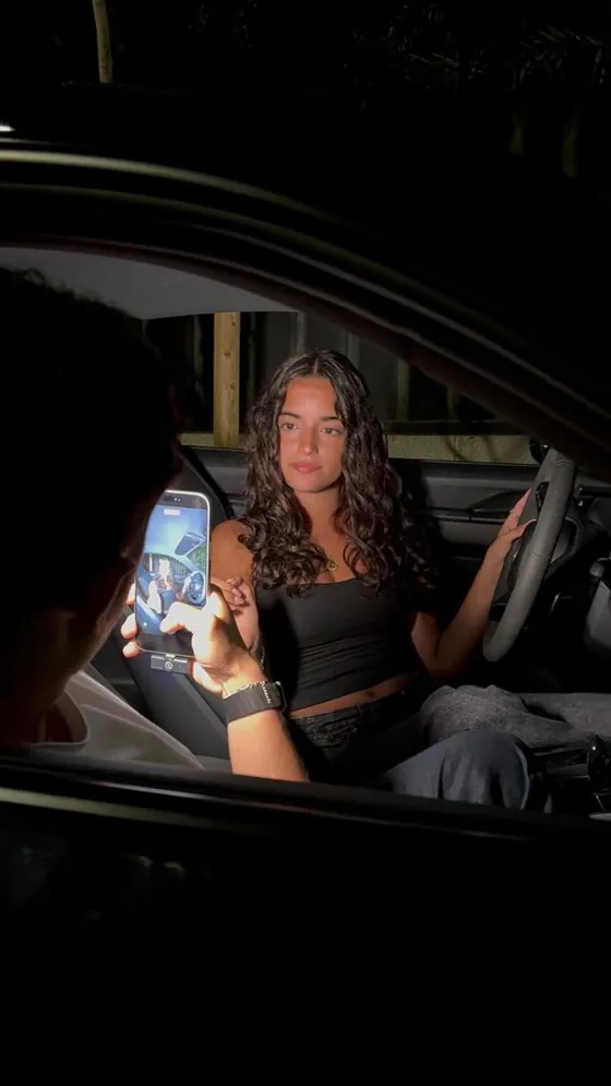 Grabación nocturna en un coche